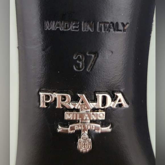 Prada Green 65 Leather Pump Heels Pointed Toe Spell Out Women Size 37 EU / 7W US - Picture 6 of 7